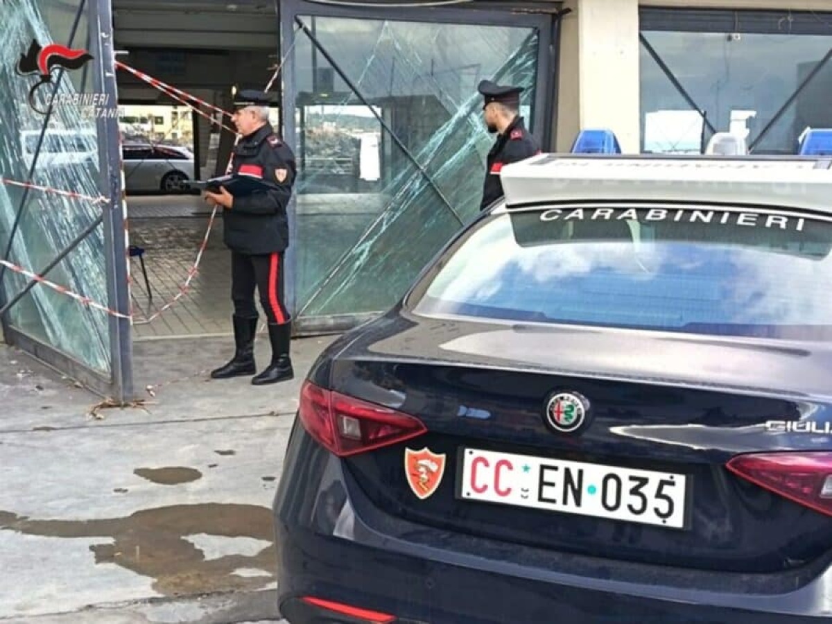 Aci Trezza, tenta il furto nell’area mercatale devastata dal ciclone: fermato dai Carabinieri - 