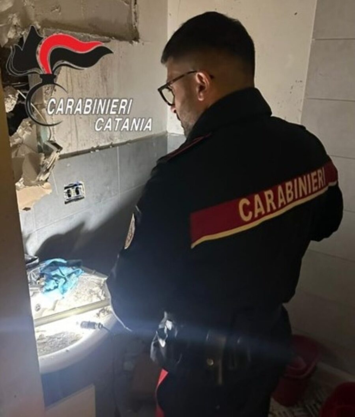 Catania, casa trasformata in market del crack: irruzione all’alba e due arresti - 