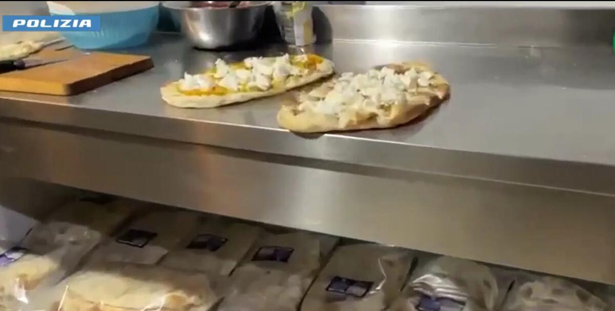 Catania, controlli in due ristoranti tra Piazza Manganelli e via Santa Filomena: panetti surgelati e prodotti non tracciati, scattano sequestri e multe - 