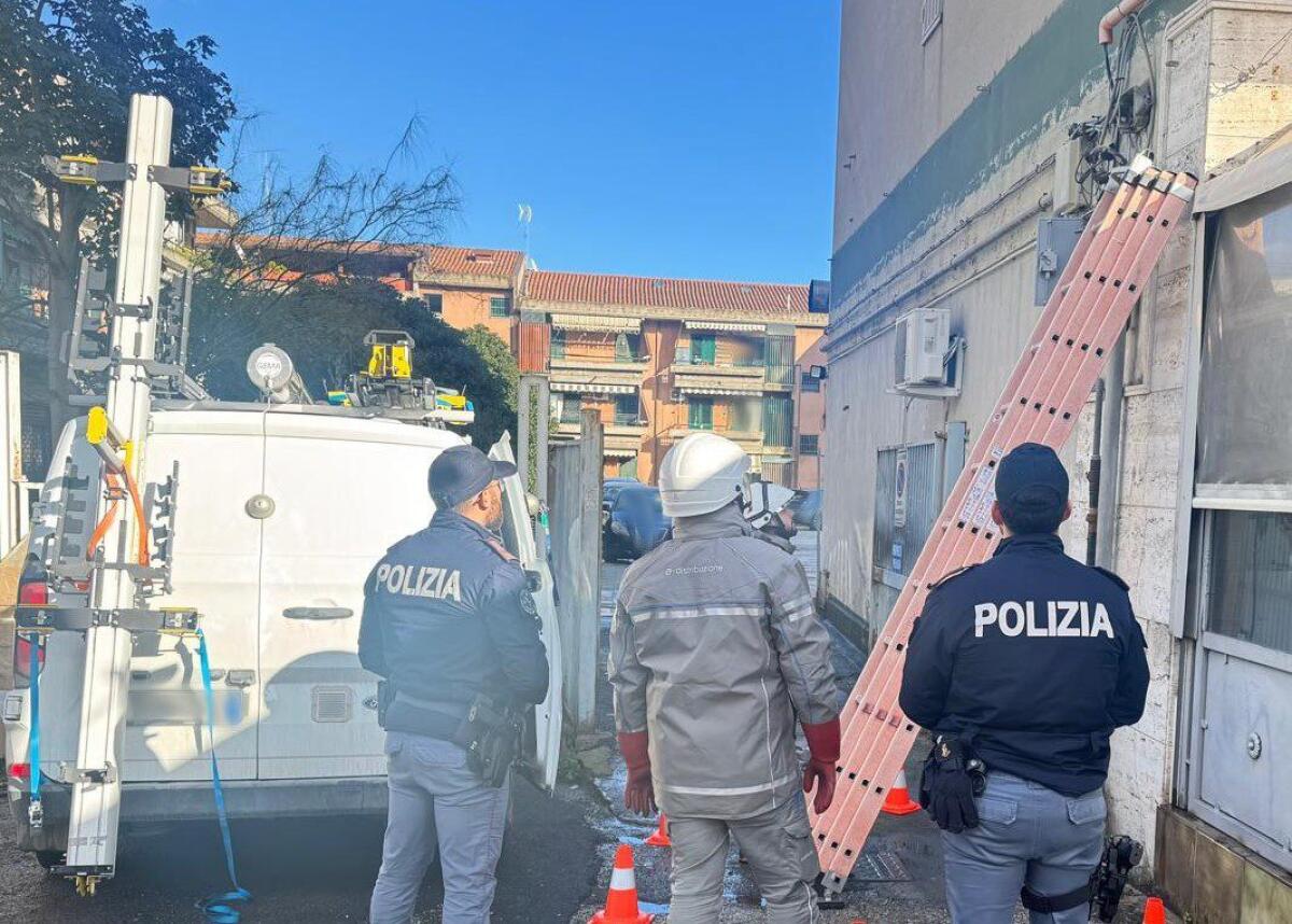 Catania, controlli della Polizia: scoperti casi di furto di energia e irregolarità commerciali - 