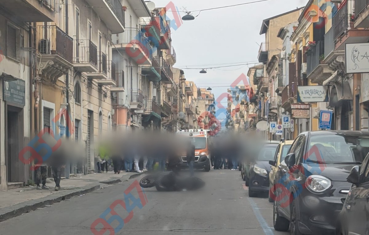 🔴🔴 ULTIM'ORA.Paternò, grave incidente in via G.B. Nicolosi: anziano investito da una moto, strada chiusa al traffico - 