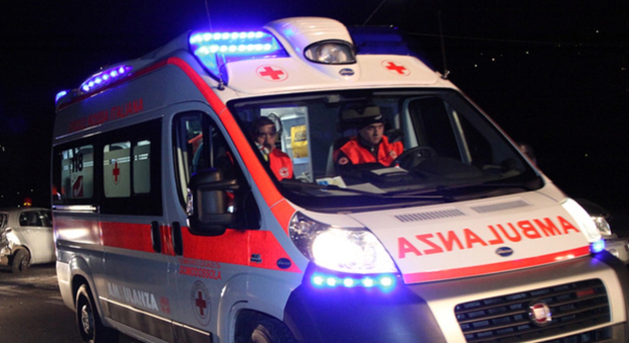 Catania, ambulanza del 118 vandalizzata durante un soccorso: rubate attrezzature mediche - 