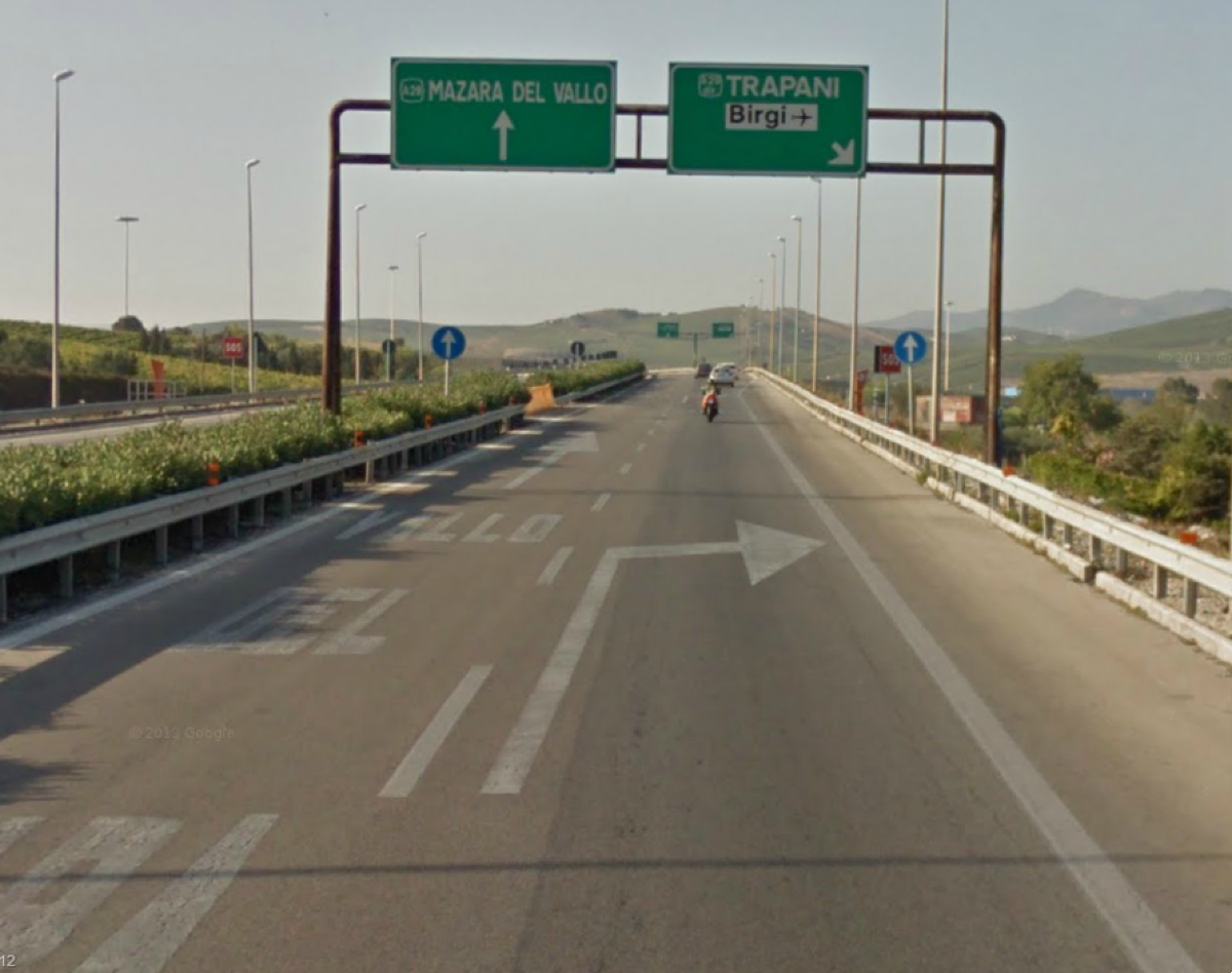 Camionista di Catania si sente male mentre guida: accosta il mezzo ma muore poco dopo - 