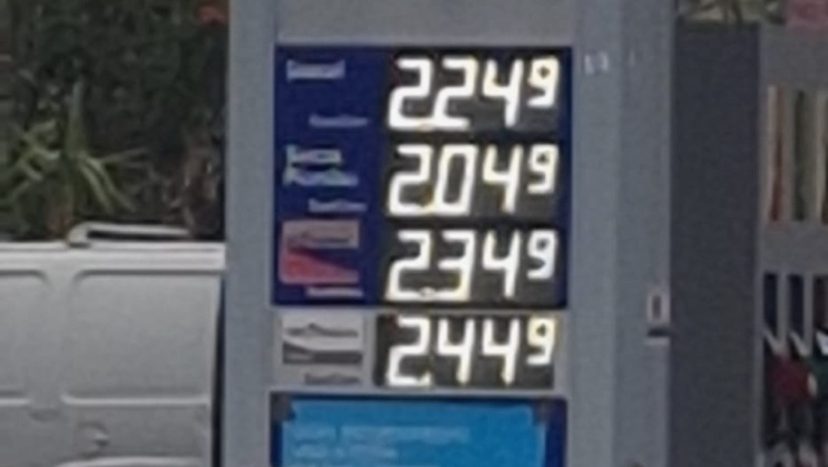 Carburanti alle stelle pure a Paternò: benzina fino a 2,44 euro al litro - 