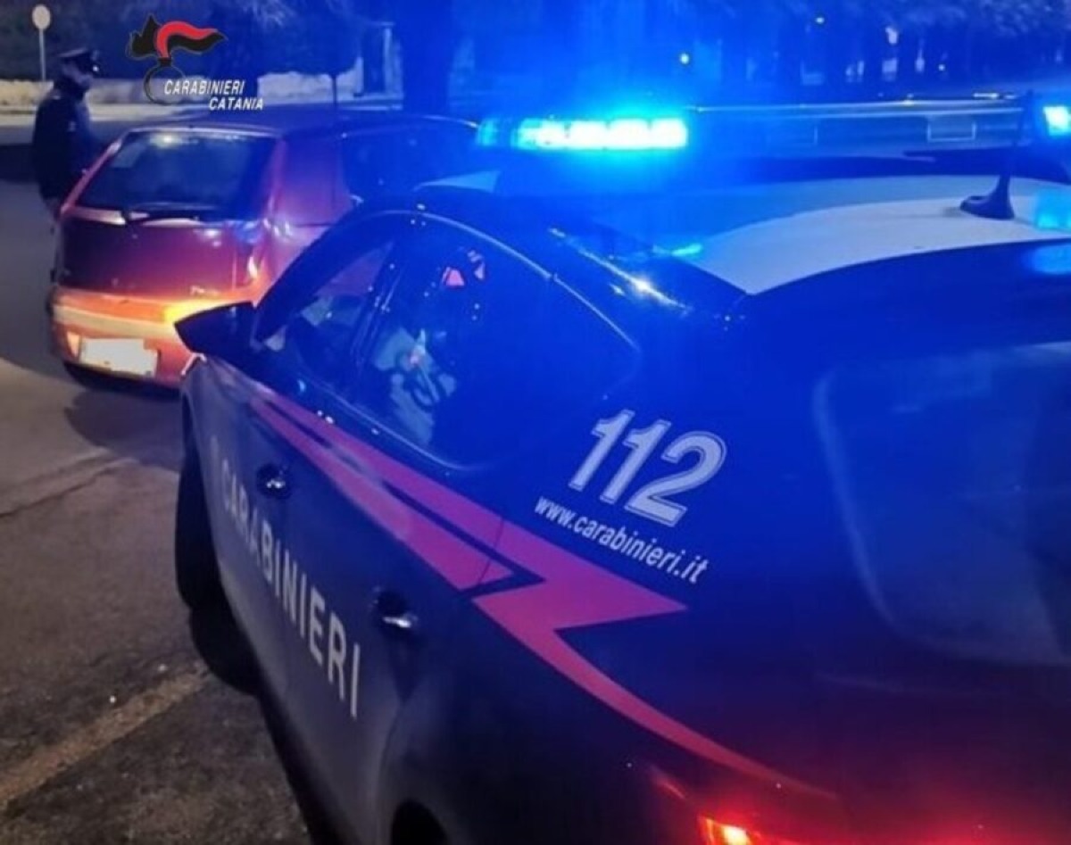 Ramacca, percorreva la SS417 da Catania verso Caltagirone: 18enne fermato con cocaina negli slip e 1500 euro - 
