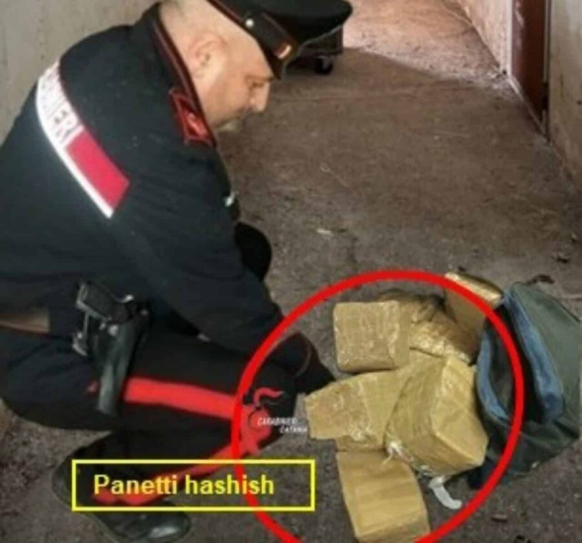 CATANIA. Seguono il GPS di una moto rubata: nei garage la scoperta choc, sequestrati oltre 15 kg di hashish - 