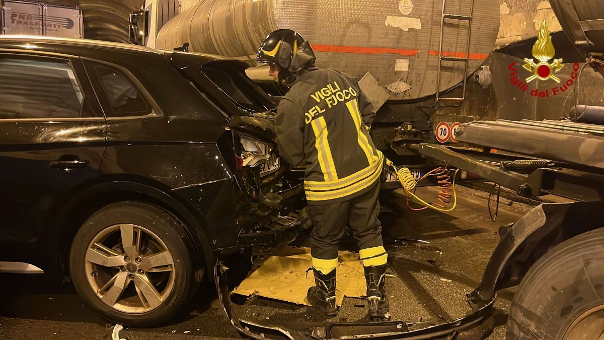 Maxi tamponamento A20 tra Milazzo e Rometta questa mattina: 80 veicoli coinvolti in galleria Villafranca, traffico bloccato - 