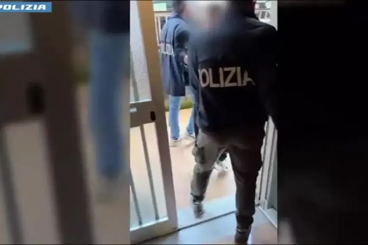 Beccato dopo la fuga: blitz all’alba, arrestato latitante del clan Mazzei con documenti falsi - 