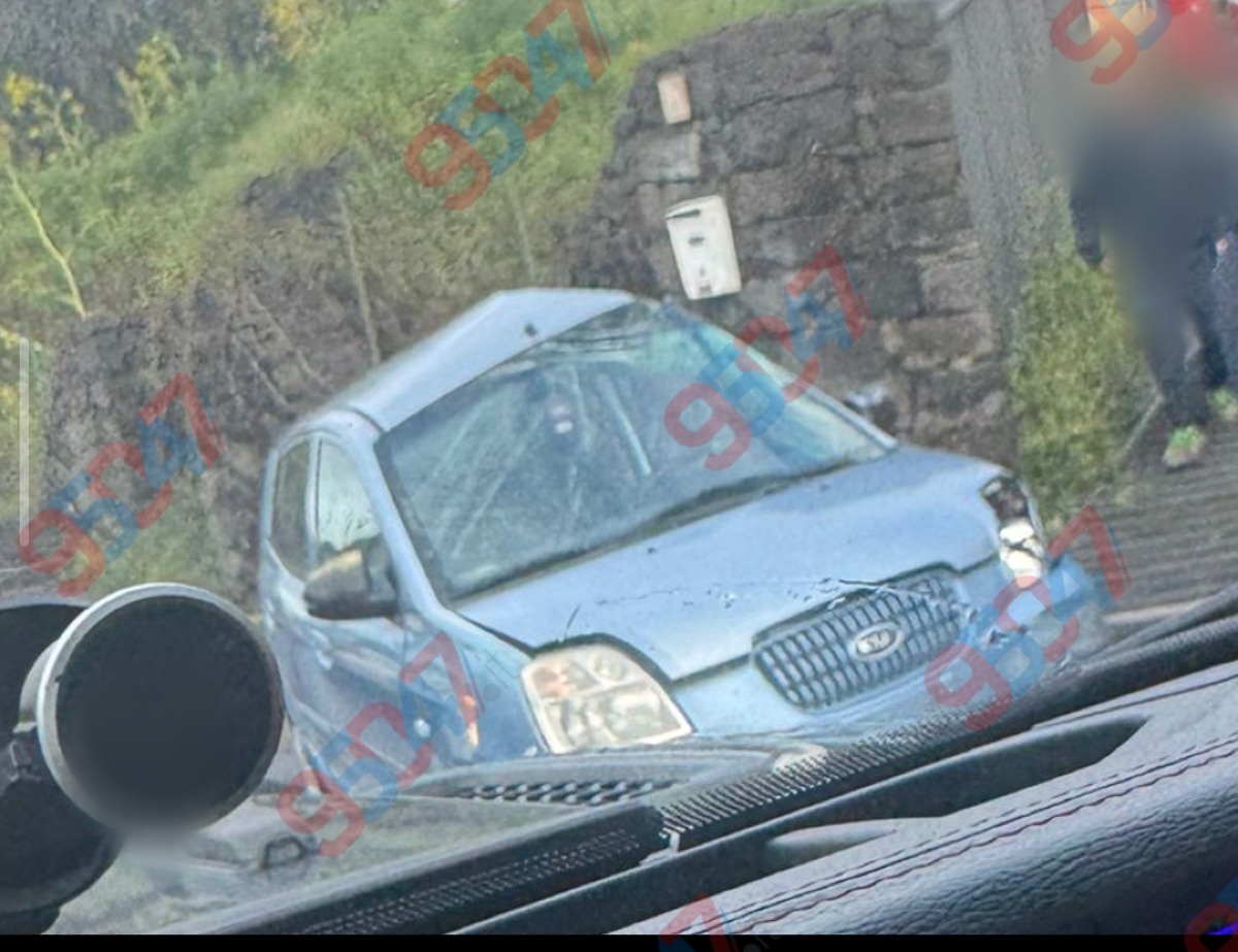 Paura a Belpasso, auto finisce contro un cancello: carabinieri sul posto - 