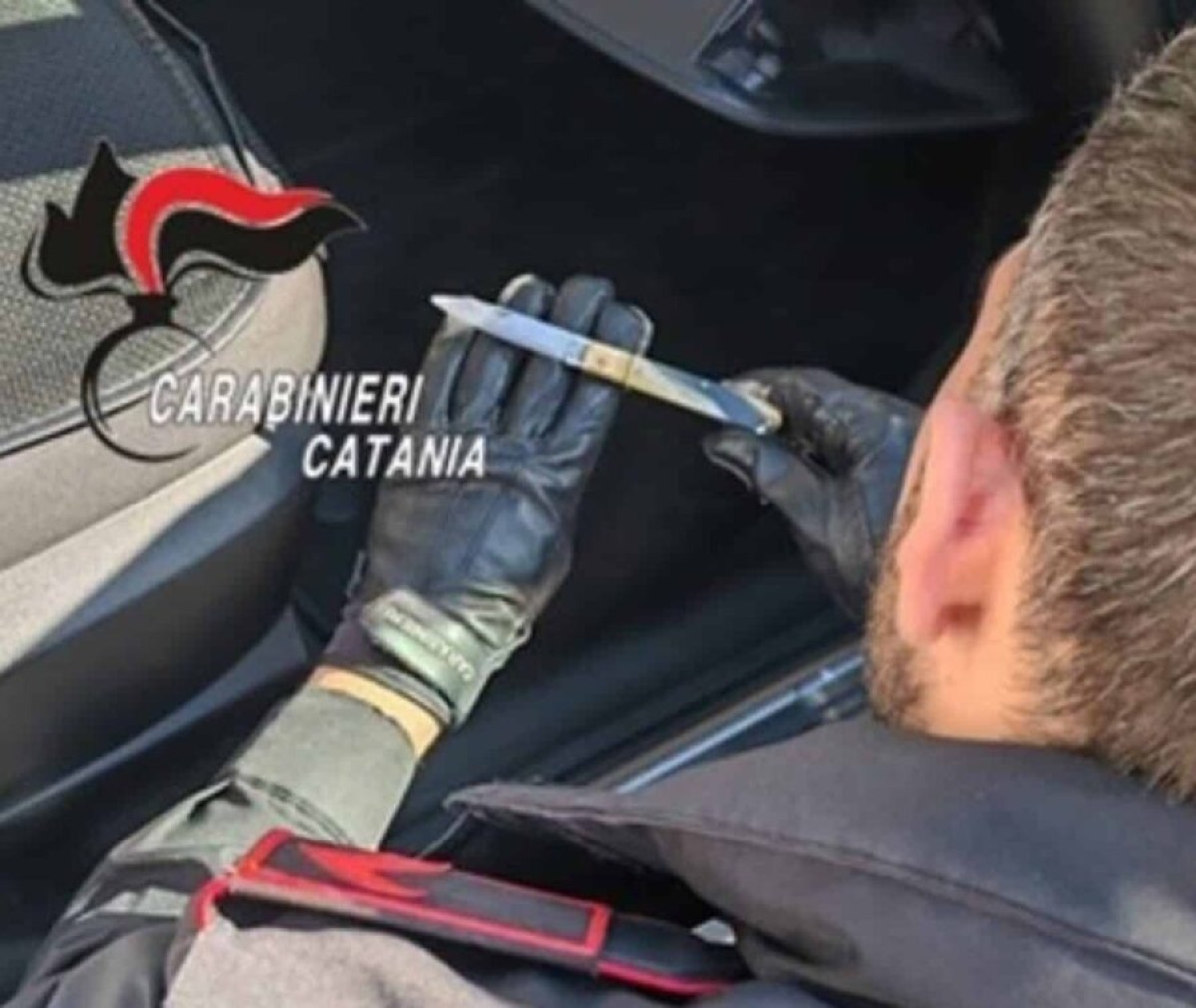 BRONTE, CONTROLLI DEI CARABINIERI: 34ENNE POSITIVO ALL’ALCOLTEST, DENUNCIATO ANCHE IL PASSEGGERO ARMATO - 
