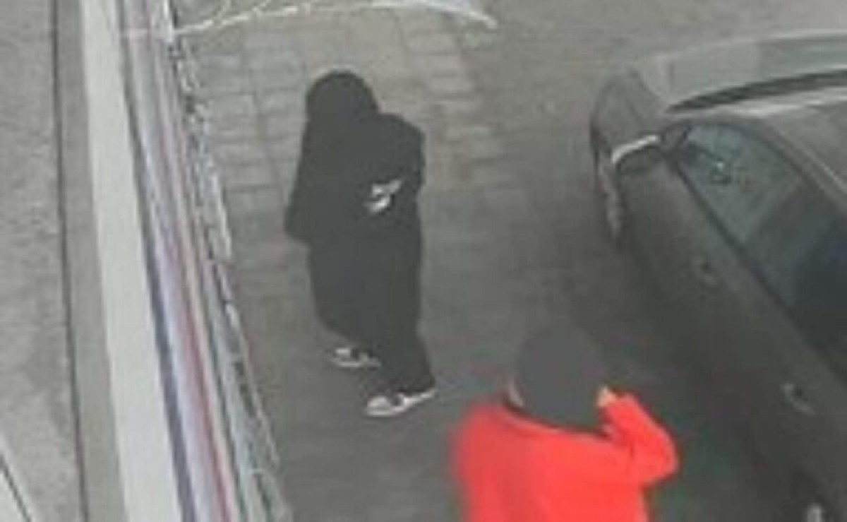 Adrano, trova carta a terra e la usa per fare la spesa: denunciato 37enne - 