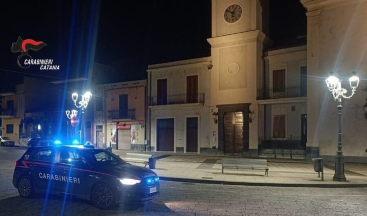 Camporotondo Etneo, si oppone ai Carabinieri durante un controllo: denunciato - 