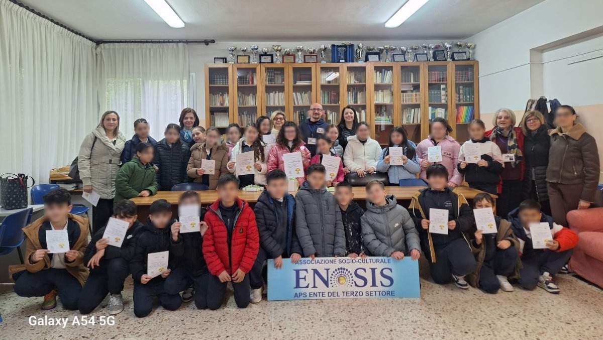 Paternò, premiati i piccoli protagonisti del concorso “Radici per il Futuro 2025”: Enosis APS nelle scuole primarie - 
