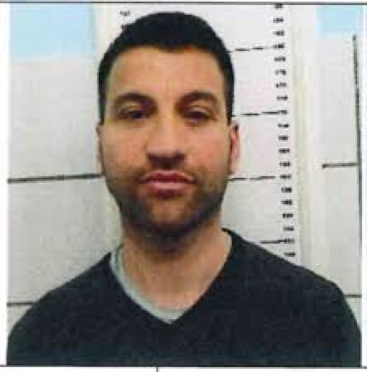 🔴 Blitz nella notte: arrestato il boss Roberto Mazzarella, era nascosto in un resort di lusso da 1000€ a notte - 