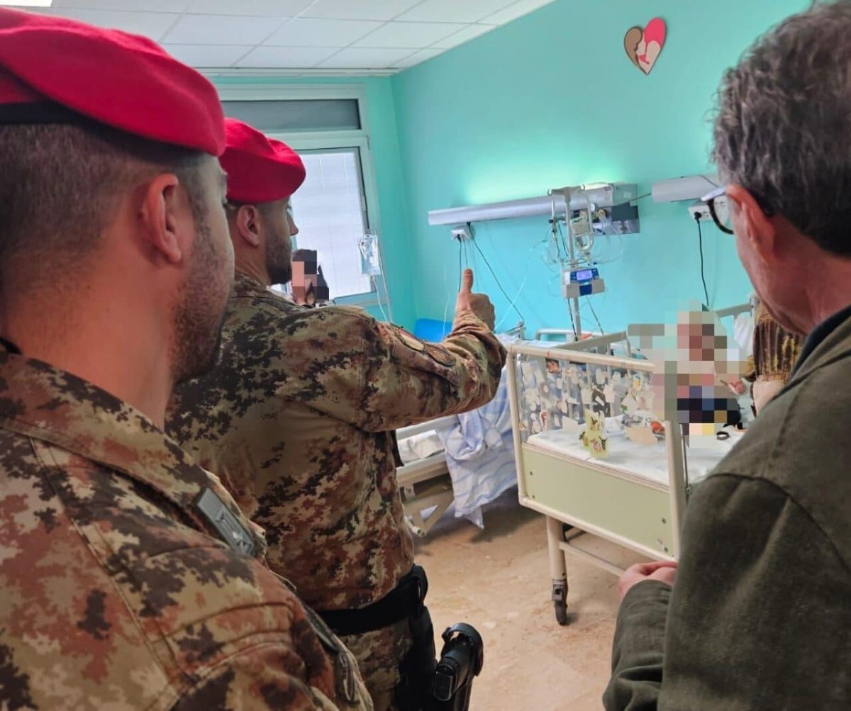 Pasqua di cuore negli ospedali: Carabinieri regalano sorrisi ai bambini ricoverati tra Acireale e Catania - 