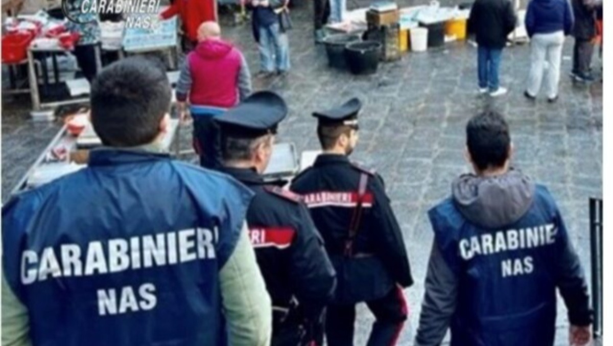 Blitz nei mercati di Catania: sequestrati oltre 100 kg di alimenti senza certificazione - 