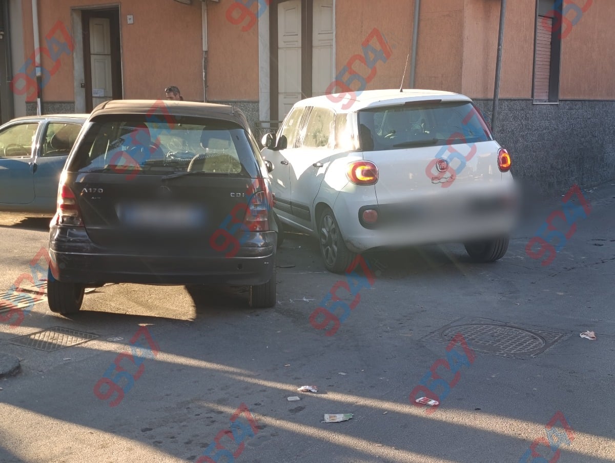 🚨 ULTIM’ORA Paternò, scontro tra due auto in via Fiume: una finisce contro un muro, 3 feriti