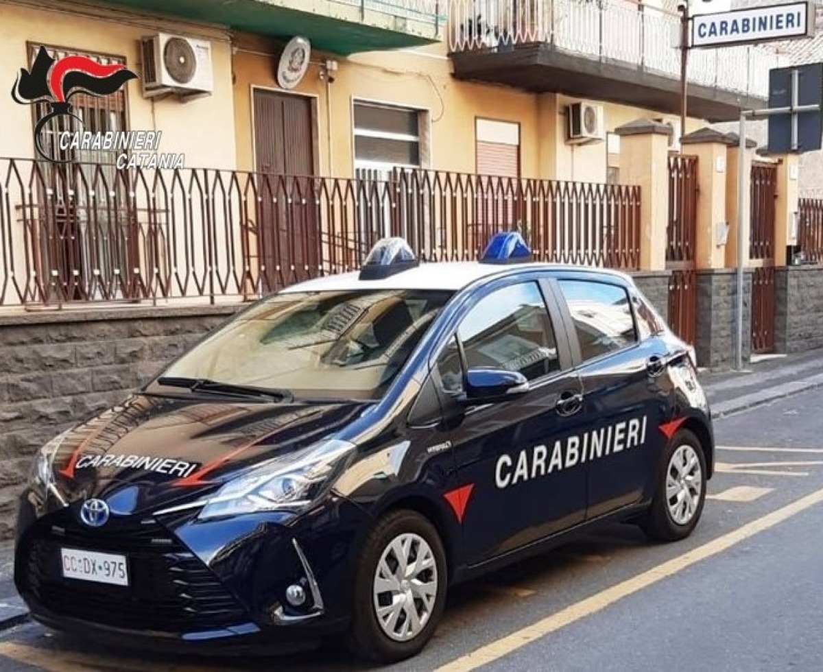 Catania, entrano nel convento e portano via gli ex voto: denunciati un uomo e una donna - 