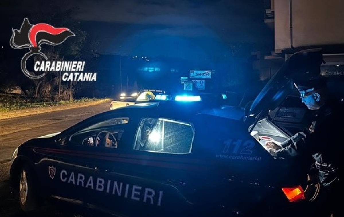 Paternò, beccato mentre spaccia: denunciato pusher, segnalato acquirente