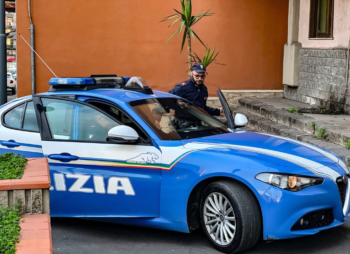 Adrano, viola l’obbligo di restare in casa e va dalla fidanzata: arrestato 26enne - 