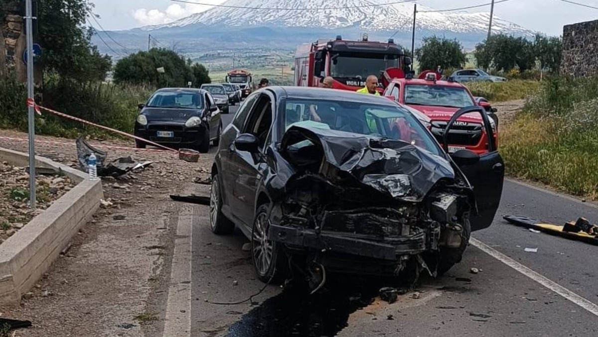 CENTURIPE – Grave incidente ieri sulla vecchia SS121: giovane di Misterbianco in elisoccorso al Sant’Elia - 