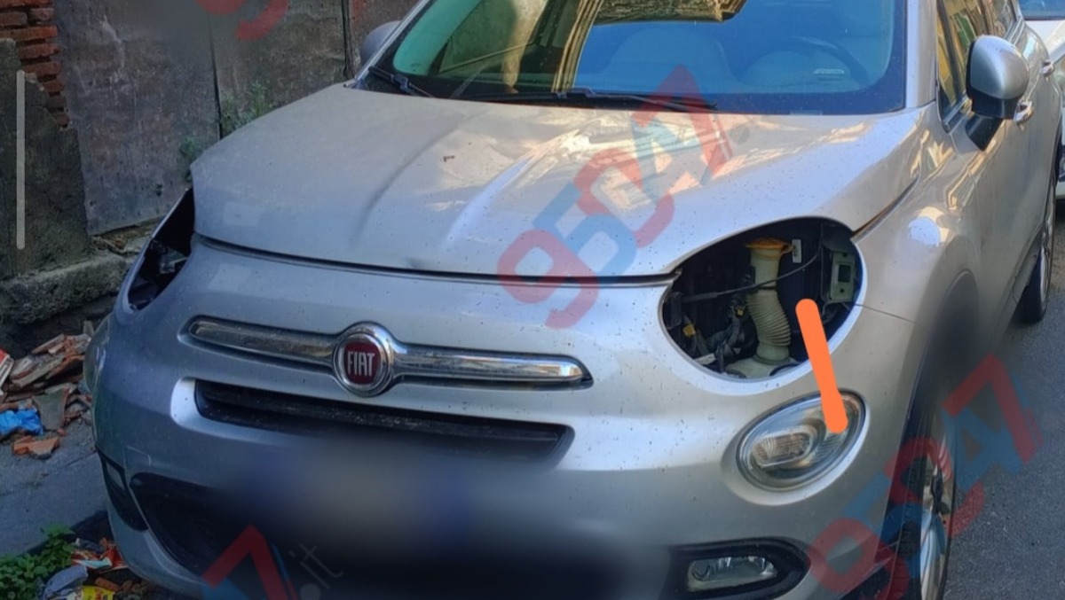 Paternò, auto nel mirino dei ladri: smontati e rubati i fari di una Fiat 500X - 
