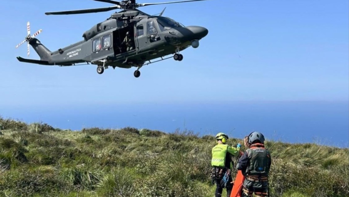 Palermo, attaccata da cinque cani in cima a Monte Gallo: salvata dal Soccorso Alpino - 
