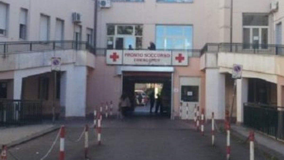 PATERNO’ – ANZIANO RICOVERATO LASCIA L’OSPEDALE SENZA PROBLEMI, HA VAGATO PER ORE NEL PAESE. 