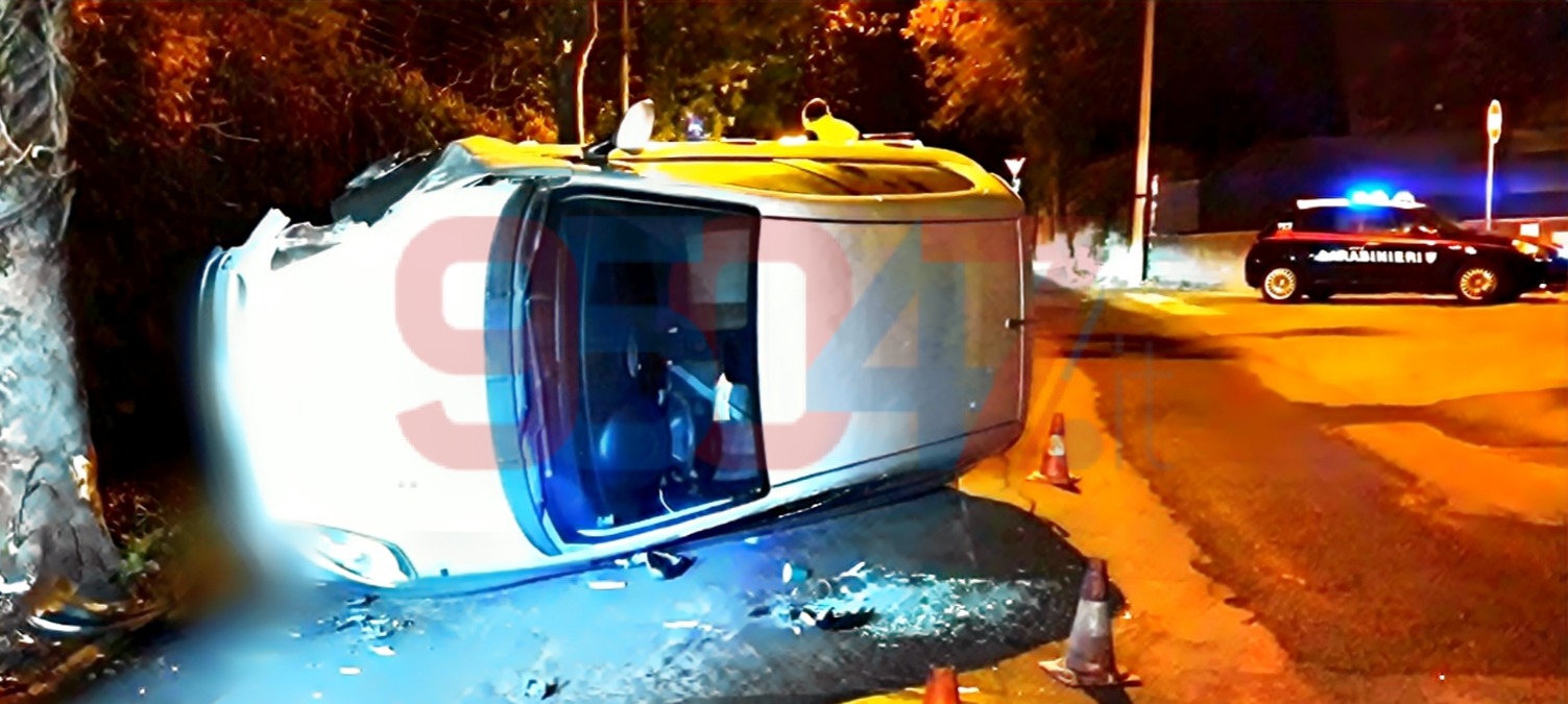San Giovanni La Punta, Fiat Punto si ribalta nella serata di ieri in via Salvo D’Acquisto - 