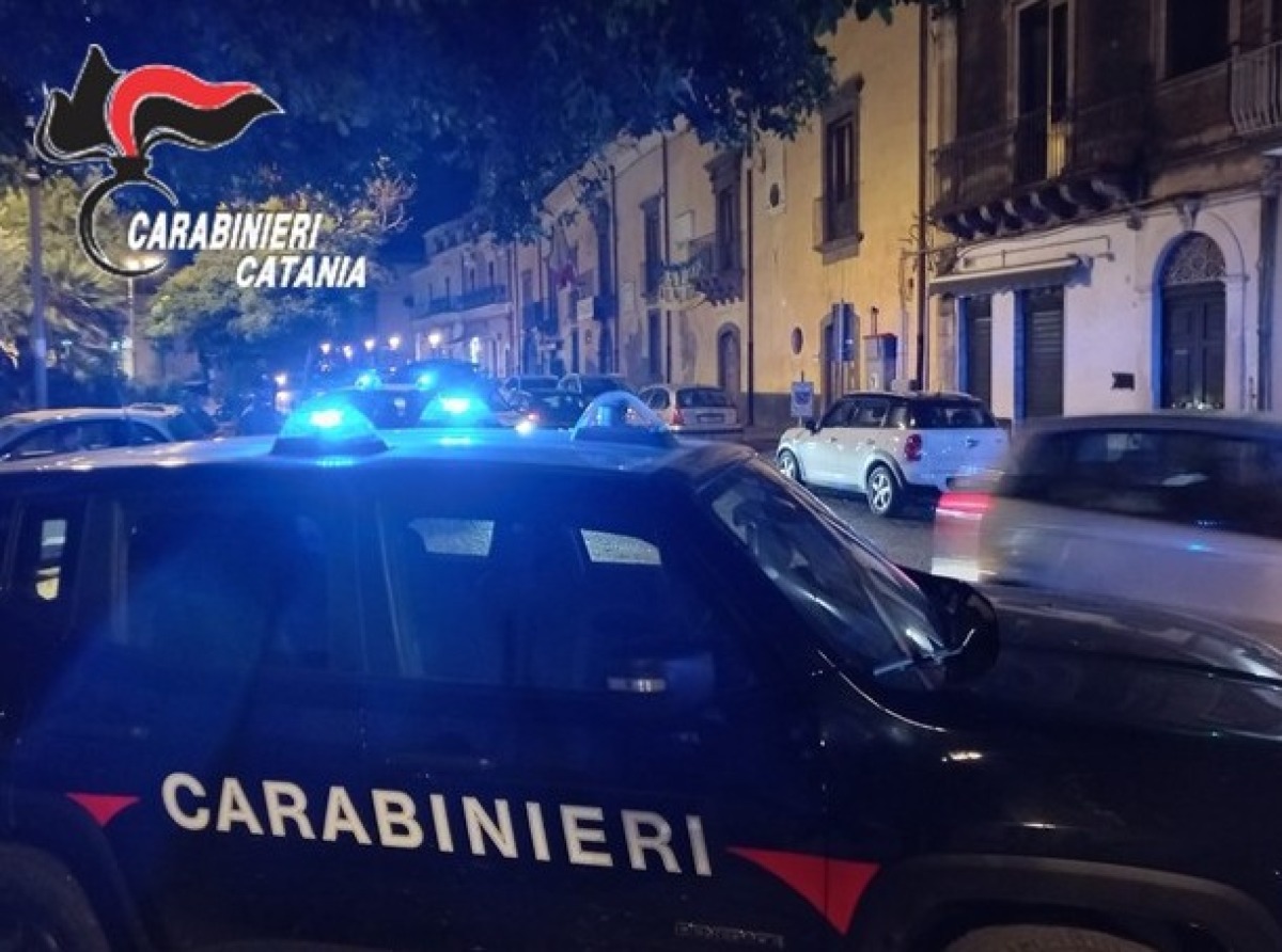 Paternò, esce dai domiciliari ma rientra mentre arrivano i Carabinieri - 