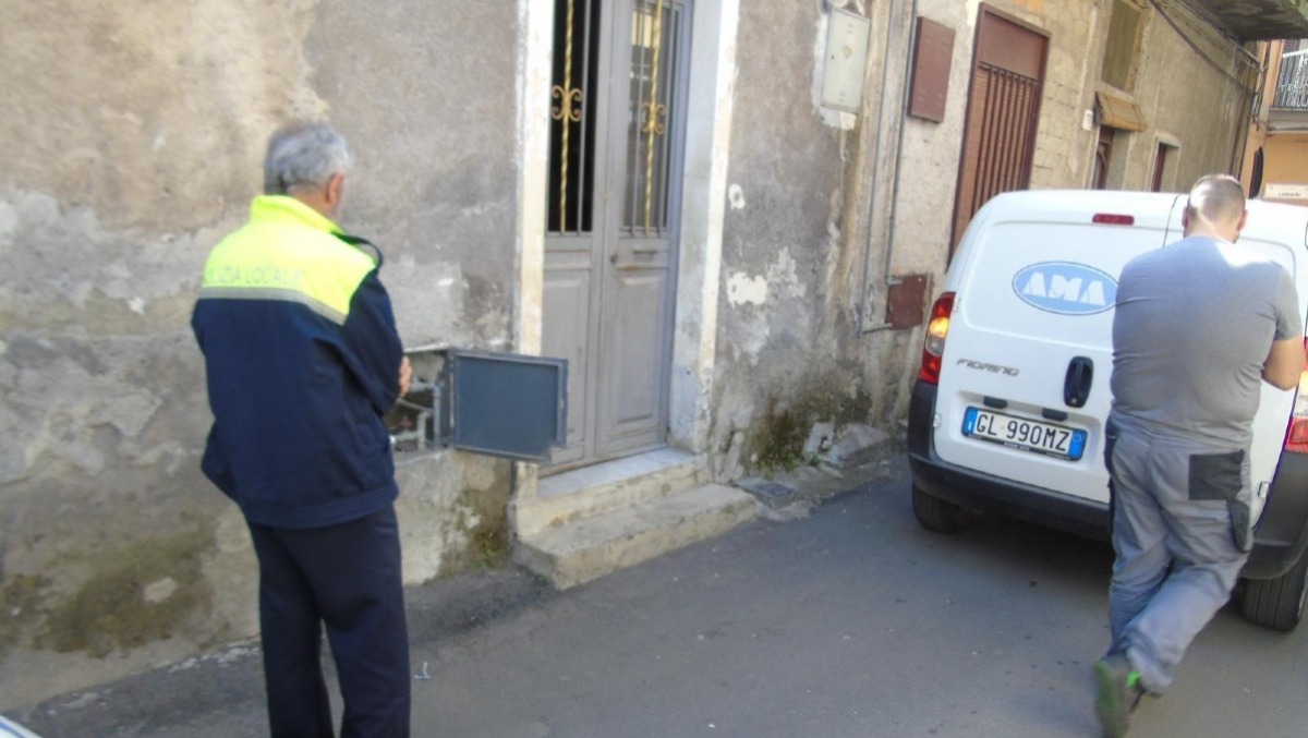 🔴 Paternò, furto d’acqua: 9 utenze denunciate, nei guai anche un’attività artigianale - 
