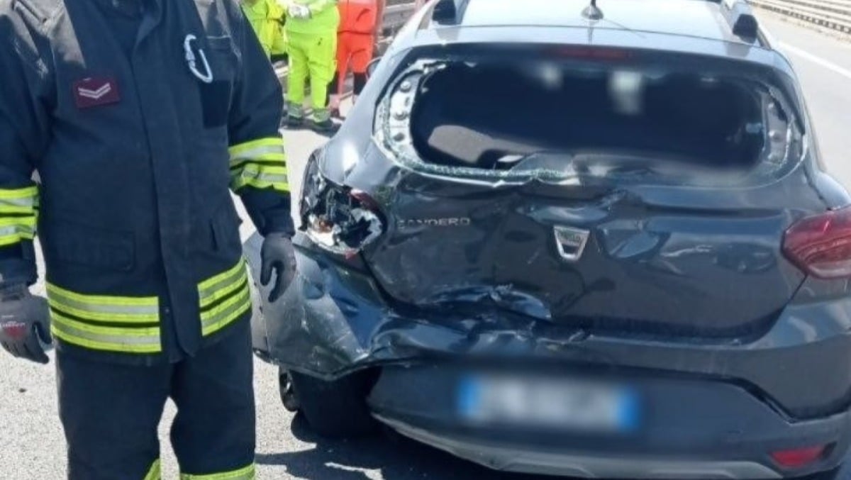 🚨 Tangenziale di Catania, scontro tra furgone e auto: feriti lievi - 