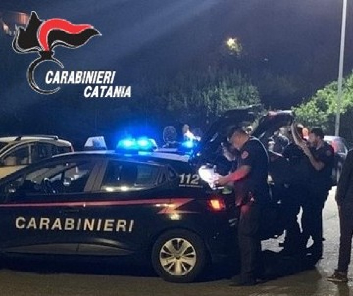 🔴 Paternò, fermati dai Carabinieri su un’Audi rubata: a bordo due uomini e due donne - 