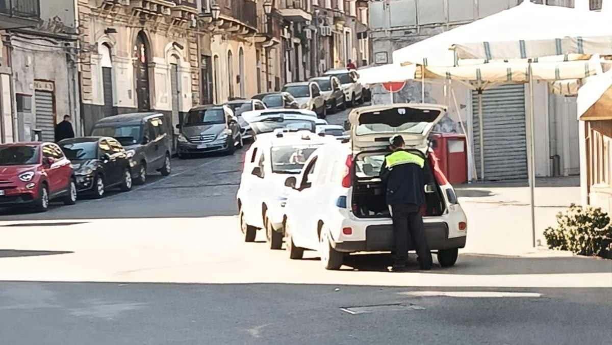 Paternò, senza casco e assicurazione: scattano multe e sequestri - 