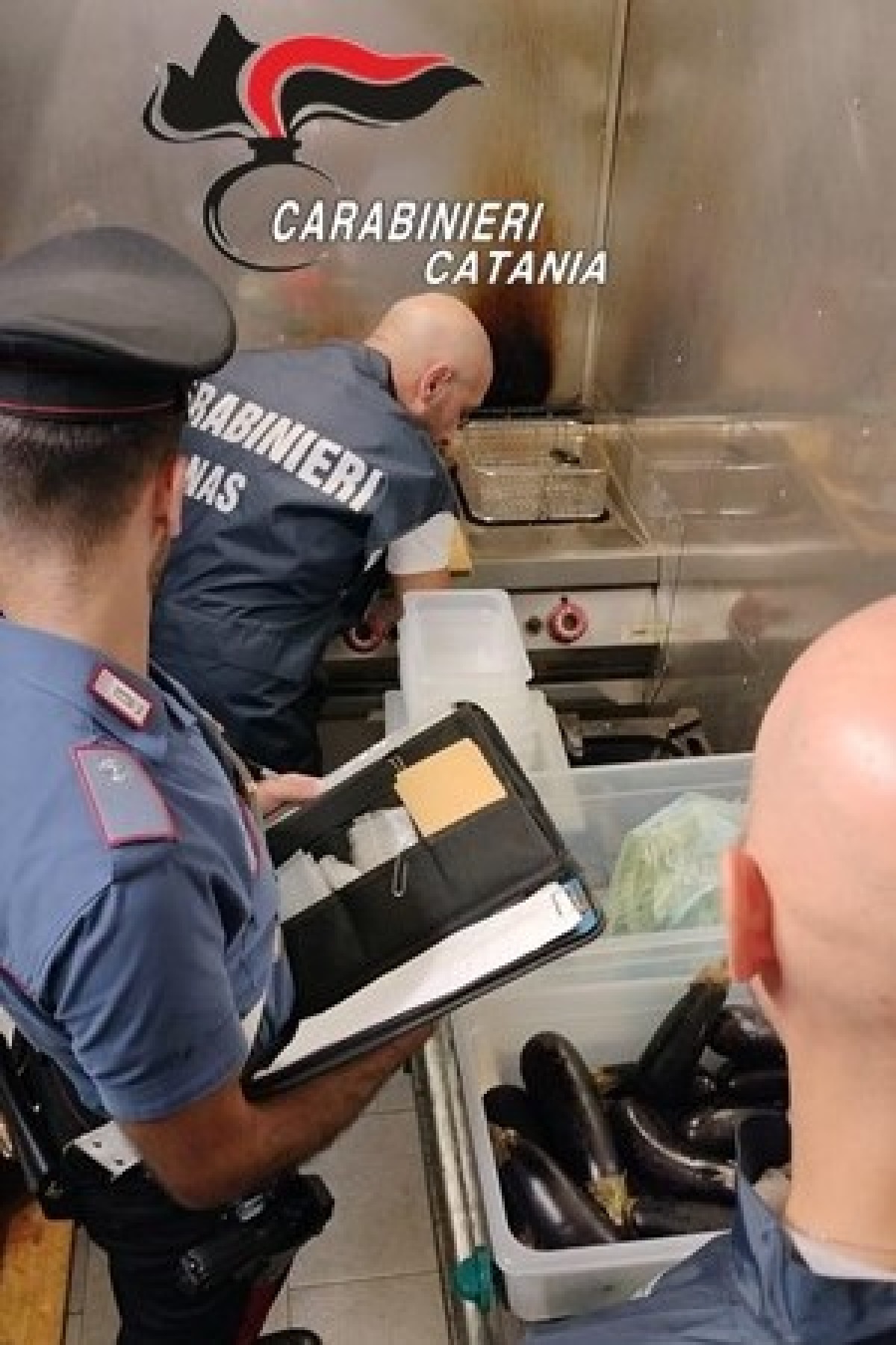 Mascalucia, controlli in un locale: 17 kg di alimenti sequestrati e maxi sanzioni - 