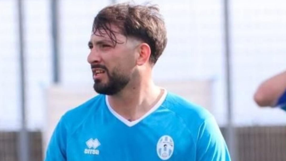 Muore schiacciato dal muletto a Catania: la vittima è il calciatore Francesco Cannone - 