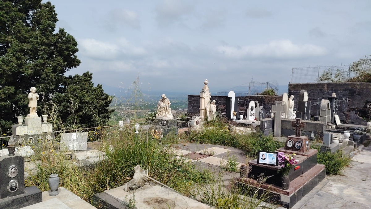 100526 cimitero 