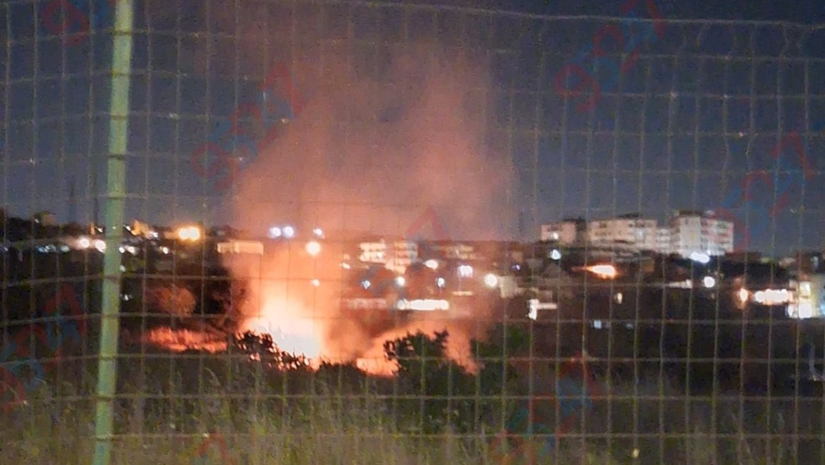 🔥ULTIM'ORA.  Paternò, incendio di sterpaglie in corso: Vigili del Fuoco sul posto
