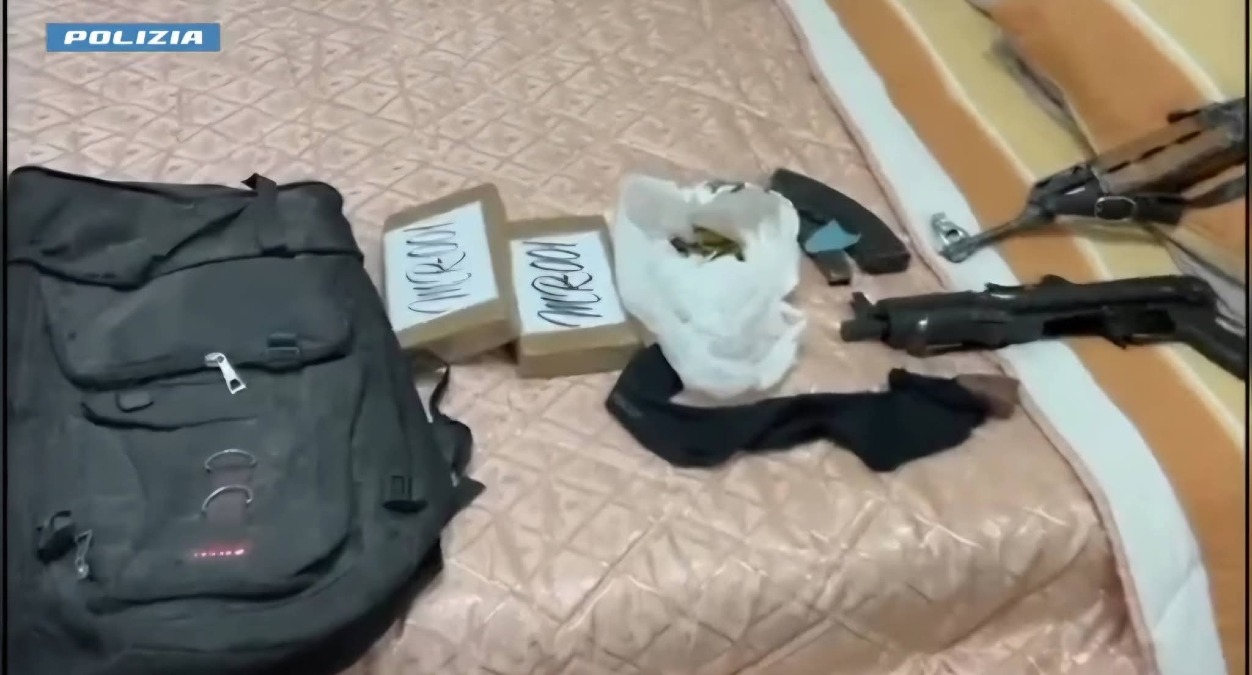 Maxi operazione antimafia a Catania: 20 arresti nel clan Carcagnusi, sequestrate armi da guerra e tonnellate di droga - 