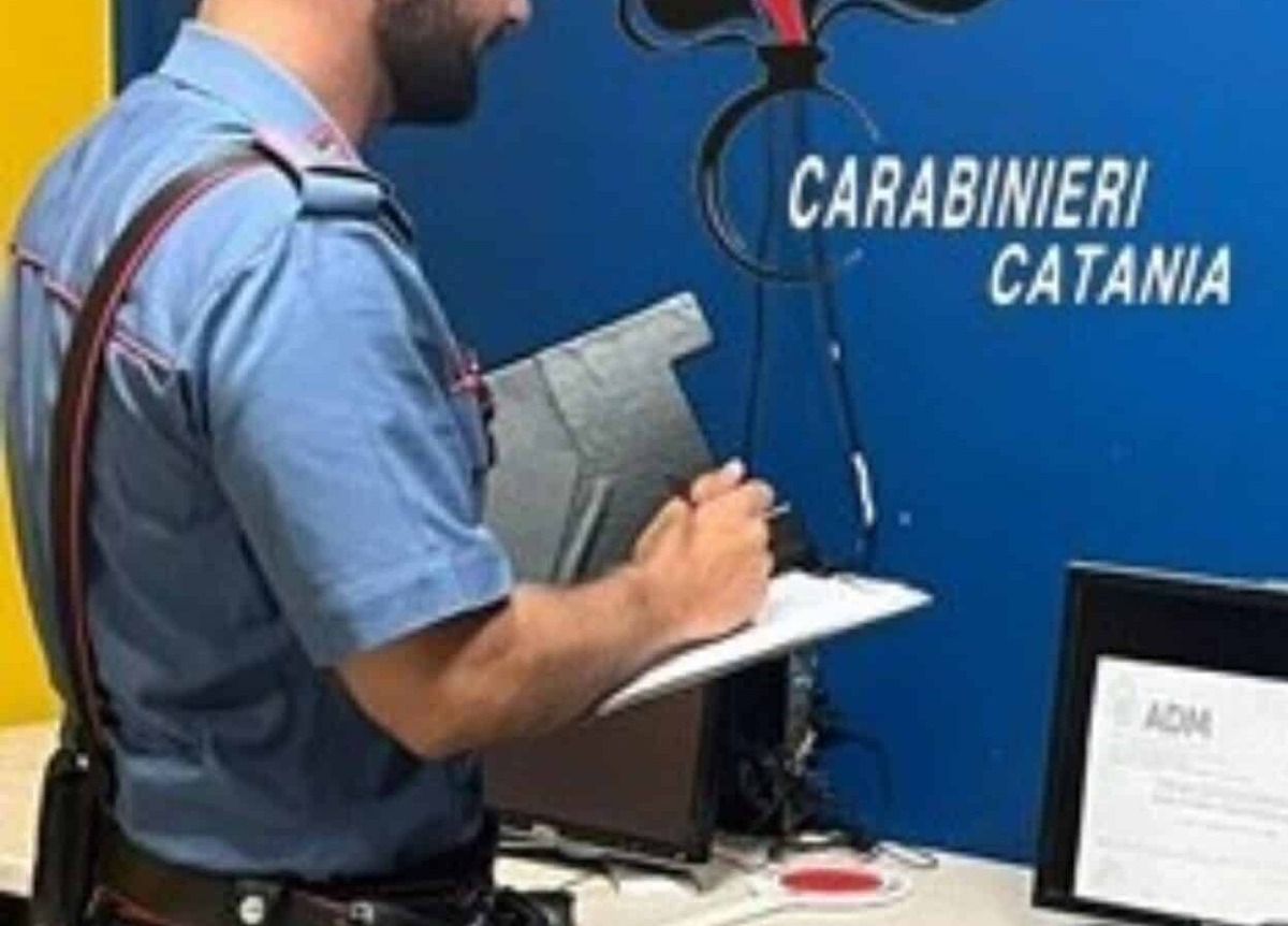 Aci Catena e Acireale, controlli dei Carabinieri: denunciati i titolari di un centro scommesse e di una pasticceria. - 