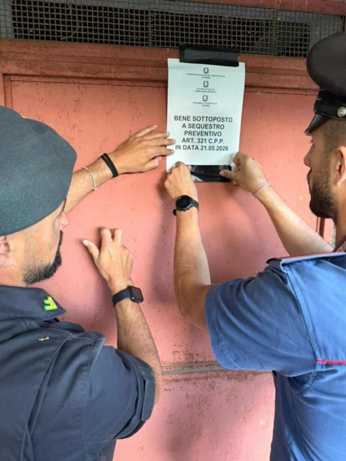 Scoperto deposito segreto di bombole GPL: sequestrati 445 kg di gas a Giarre - 