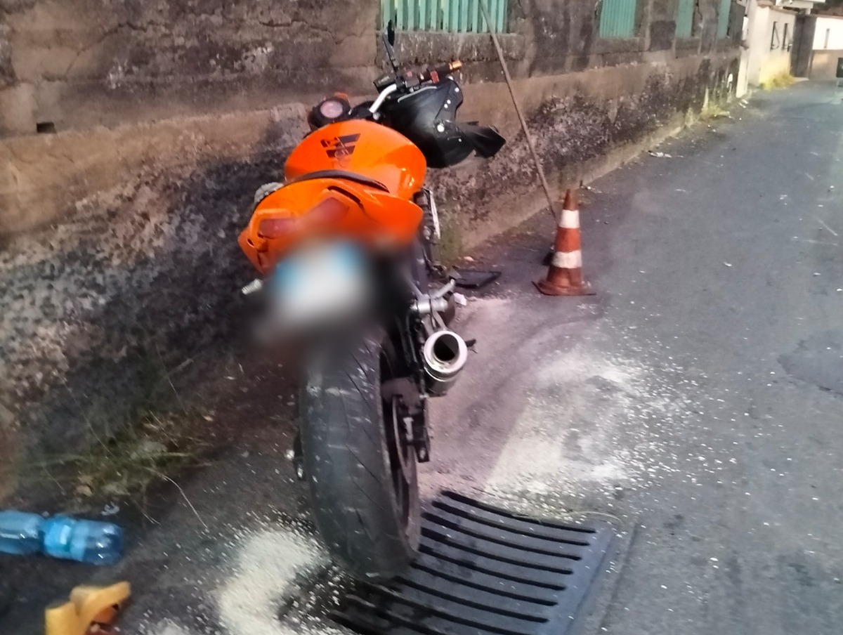 Moto contro un muro a Trecastagni: due giovani feriti in modo grave - 