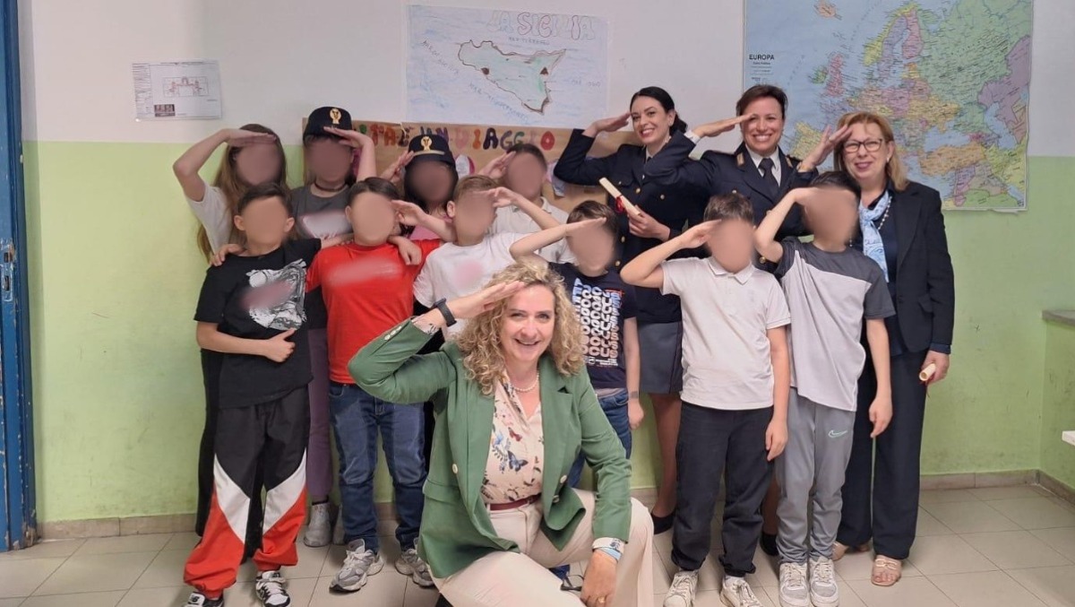 Paternò, premiati gli studenti del “Lombardo Radice - Virgilio” per il progetto della Polizia sulla legalità - 