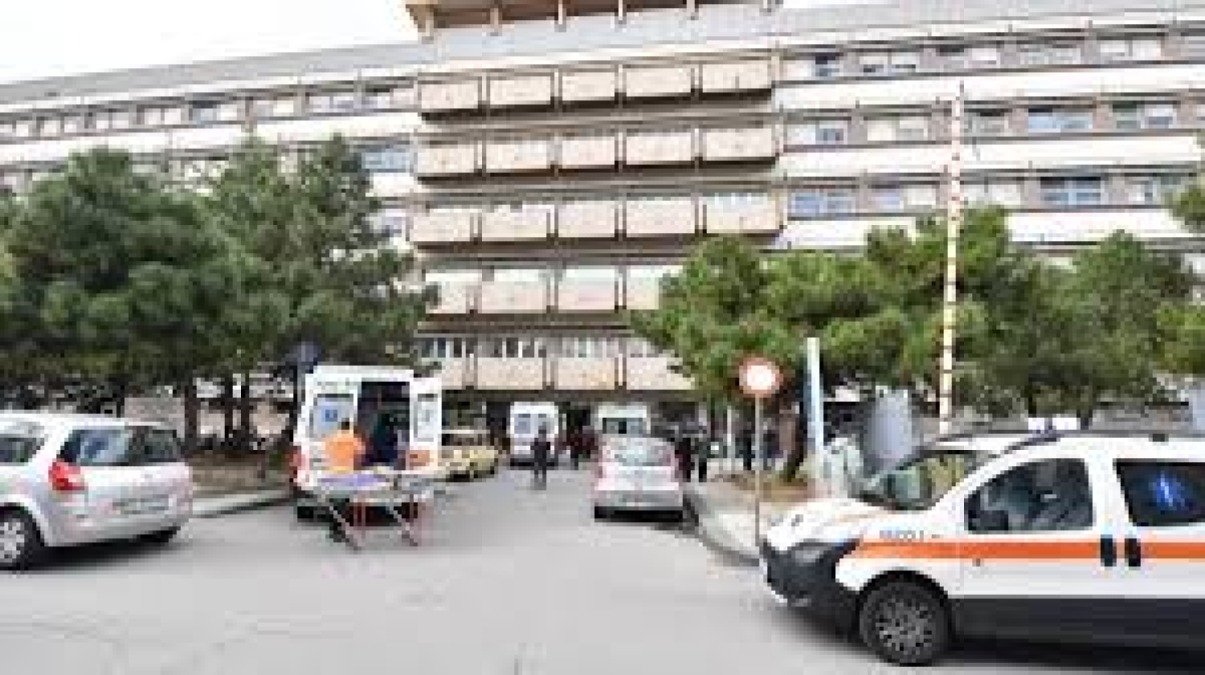 MESSINA. Colpita da pacchi caduti da un carrello: precipita dalle scale del Policlinico e muore - 