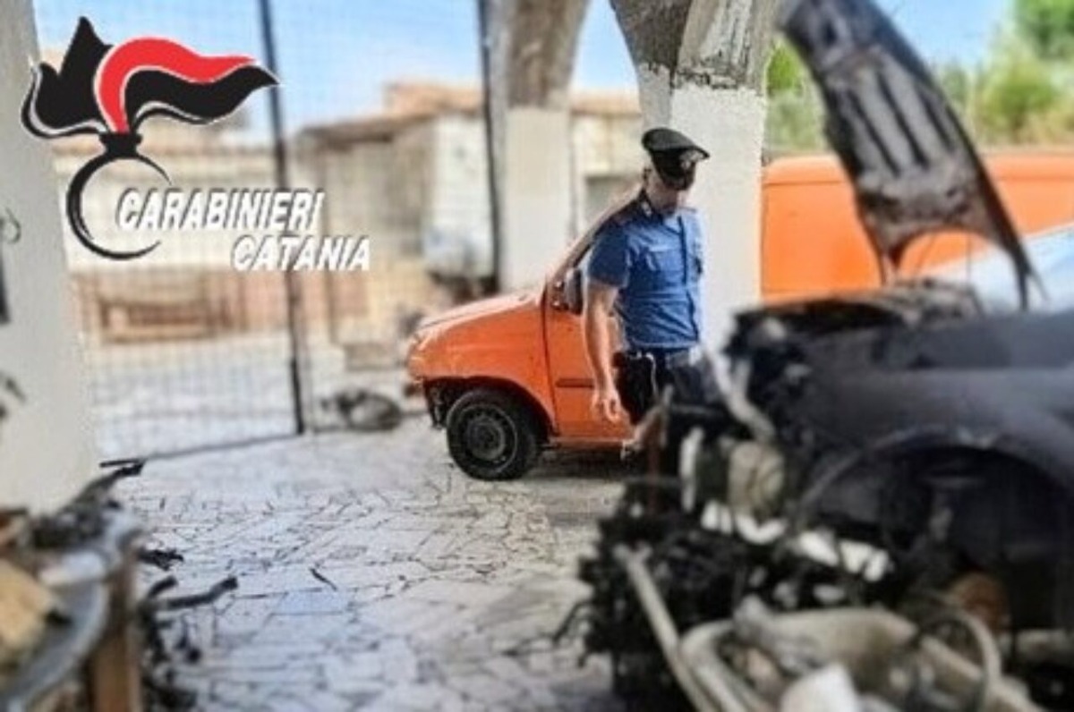 🔴 Belpasso, carrozzeria abusiva e oli sversati sul terreno: denunciato 37enne - 
