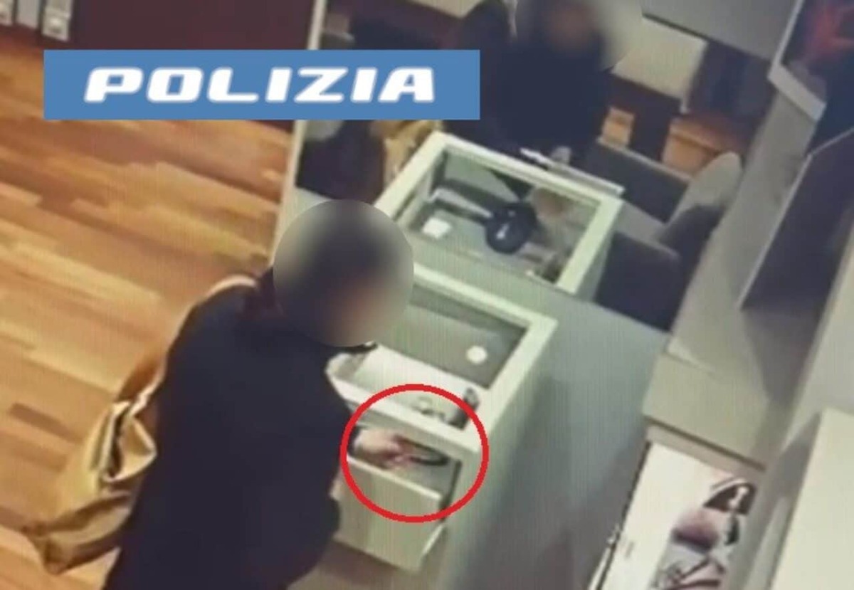 CATANIA. Entra in due gioiellerie e sparisce con gioielli per oltre 10mila euro: denunciata. - 