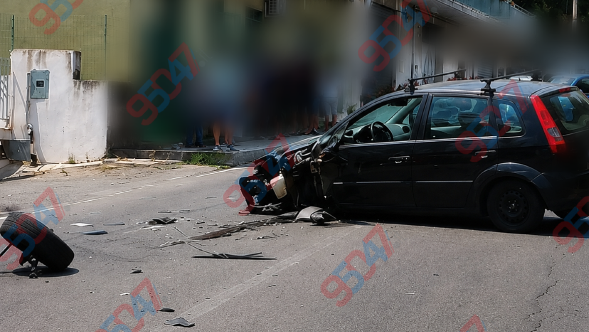 San Pietro Clarenza, scontro tra due auto: si stacca una ruota, due feriti. - 