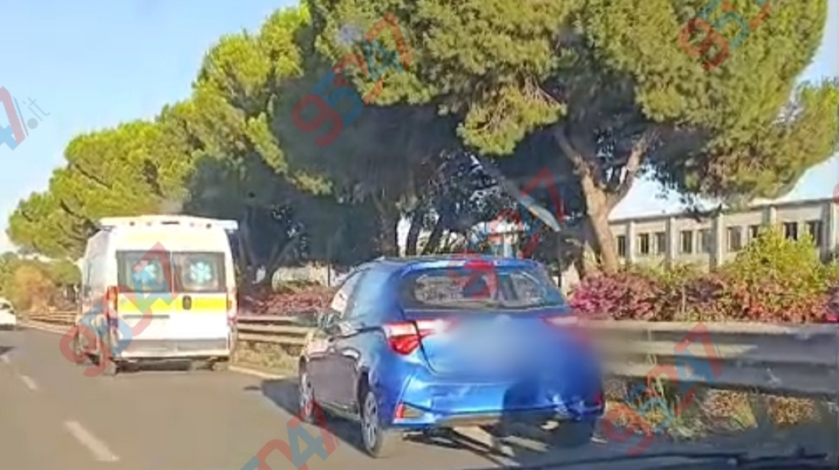 🚨 ULTIM'ORA – Tamponamento a catena sulla SS121: coinvolte almeno tre auto, rallentamenti verso Catania - 