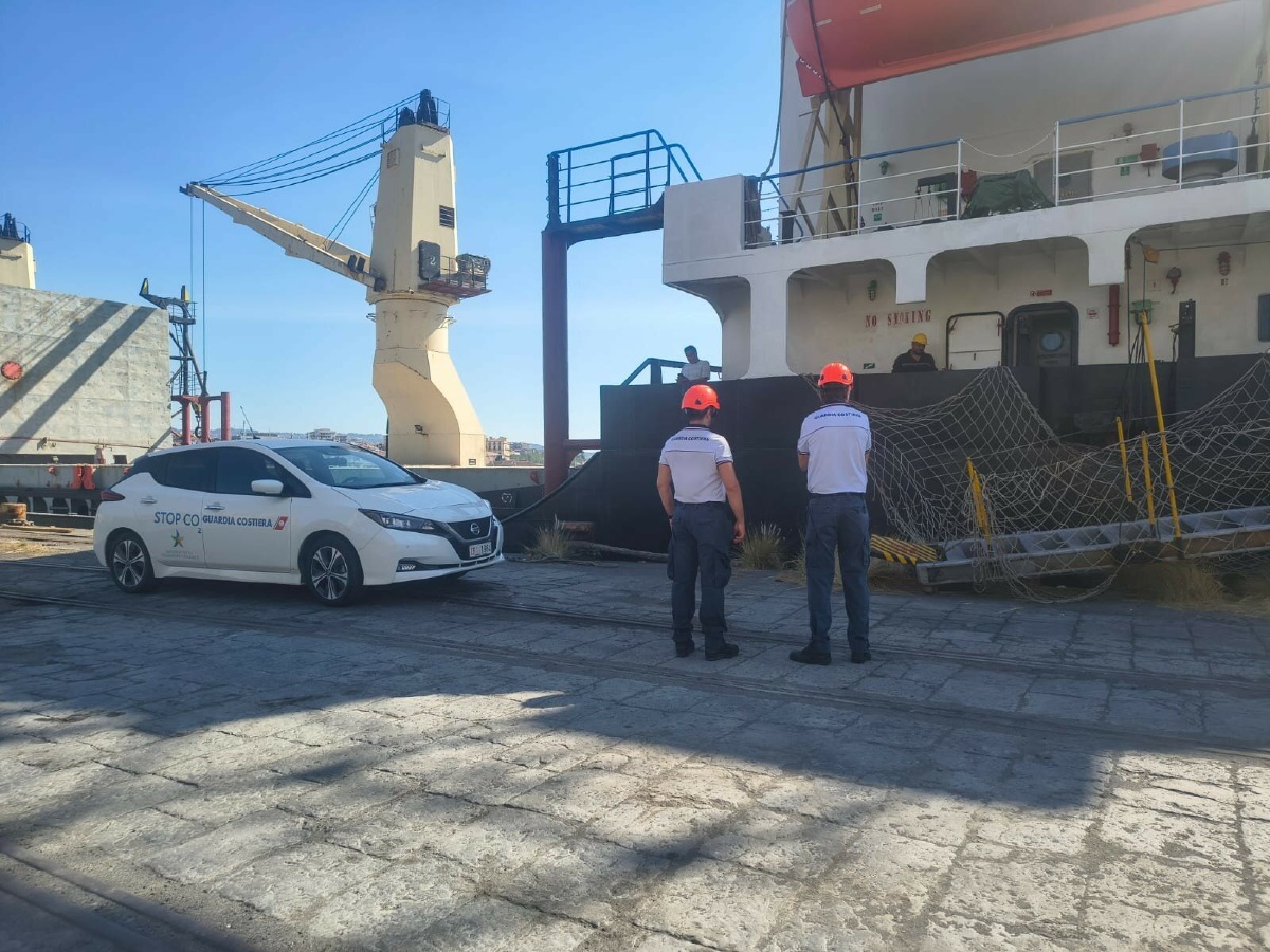 Catania, nave bloccata in porto: accertate 29 gravi irregolarità - 