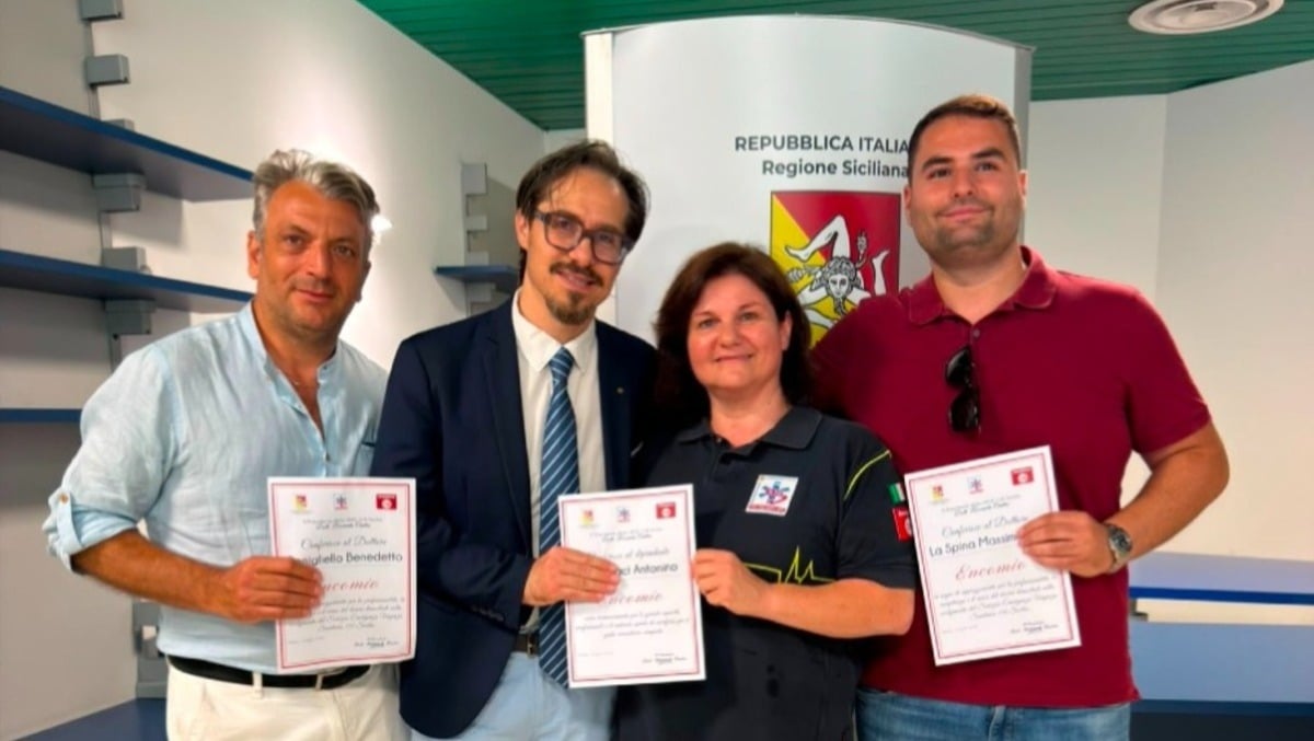 Palermo, premiati tre operatori del 118 di Paternò: tra gli interventi il parto sulla SS121 - 